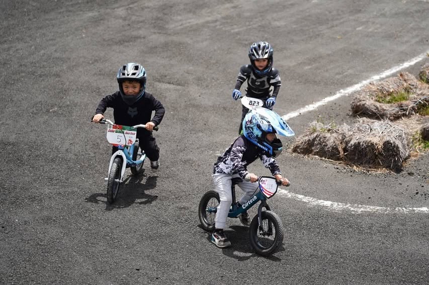 Podio de ganadores BMX